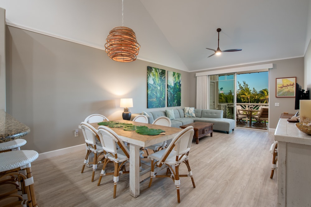 Tropical Top-floor Getaway - Fairway Villas G32 w/ Loft & Views