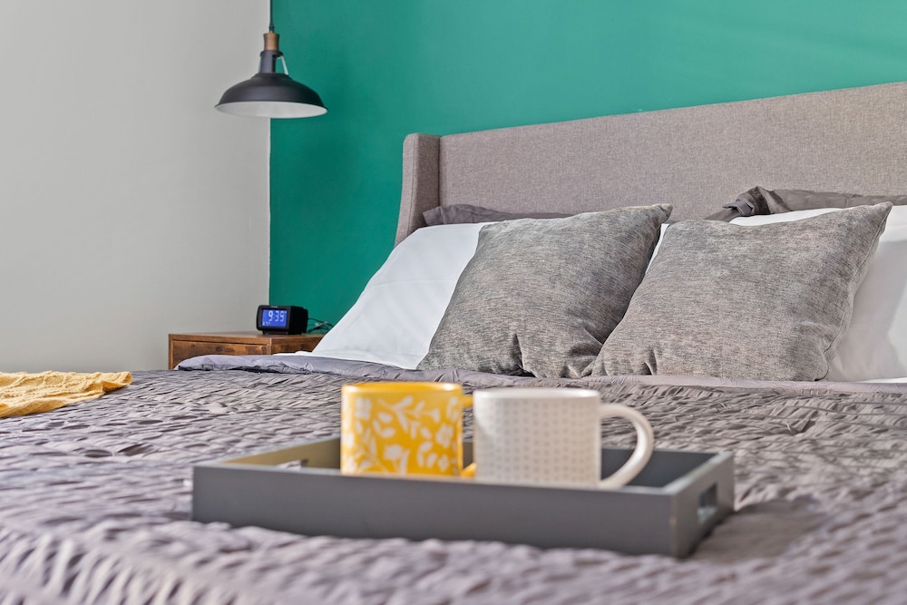 Emerald Indigo House Pet Friendly