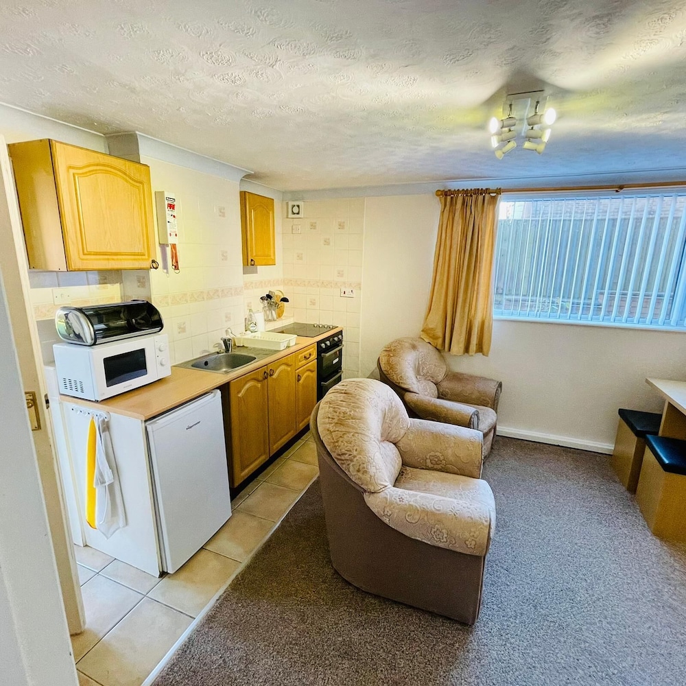 Lyndene Holiday Apartments