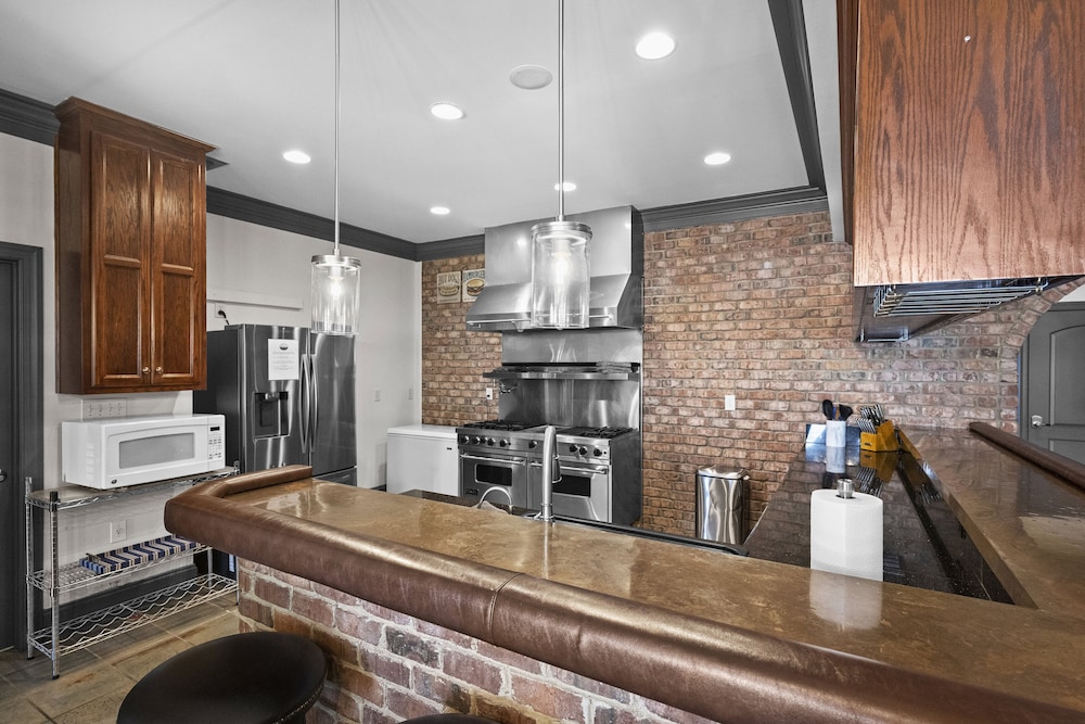 Make a Big Splash in 7BR Lake Norman Home!