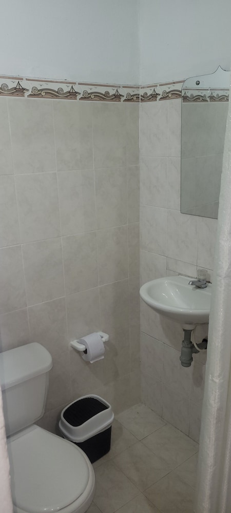 HOSTAL VILLA DEL RIO LAS BRISAS
