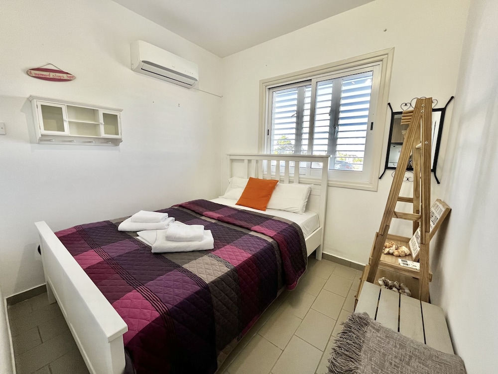 93 KAP - Stay Almyra House