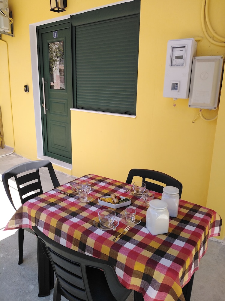 Serafi Cozy Rooms Archaggelos view 4