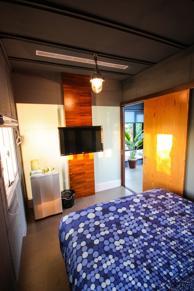 Cape 42 Hostel III