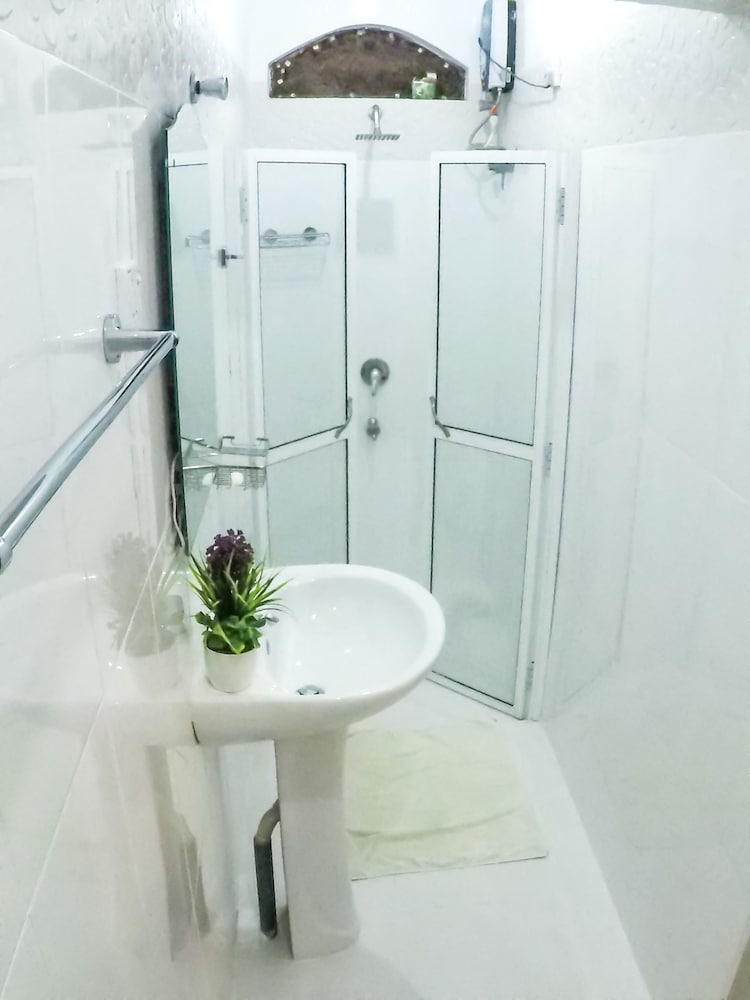 Mrs Wijenayake's Beach Haven Guest House, Galle - 11