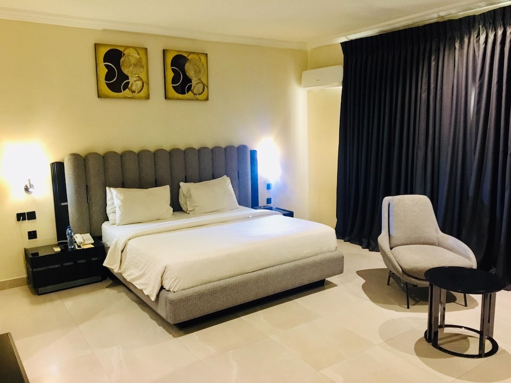 T E L E By Summerset Continental Hotel Maitama view 5