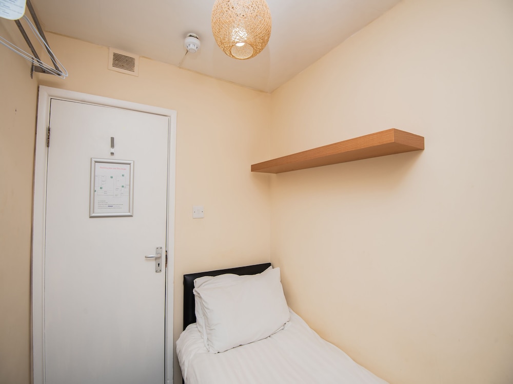 High Wycombe Vacations - Chris's Motel - Property Image 11