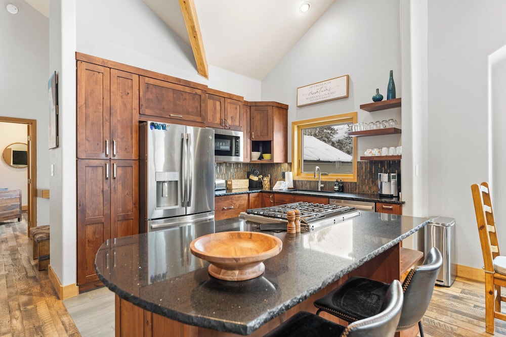 341 Black Hawk Circle