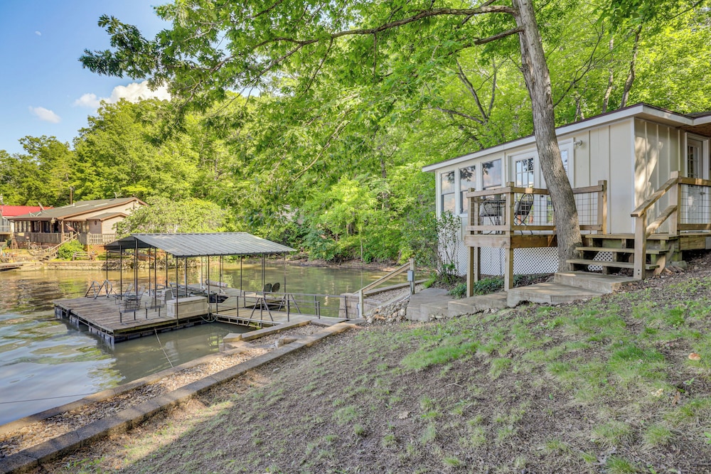 Pet-friendly Cabin w/ Dock & Lake Views in Edwards