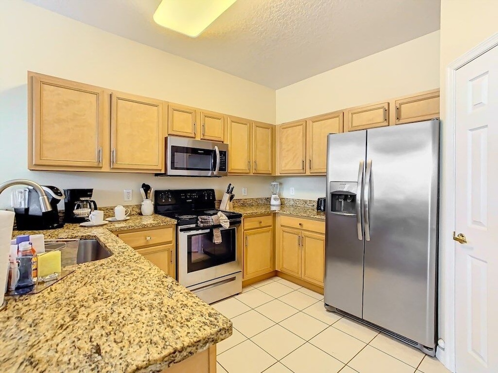 Spacious 5br Home W/ Private Pool+spa In Scenic Davenport Location 5 Bedroom Villa