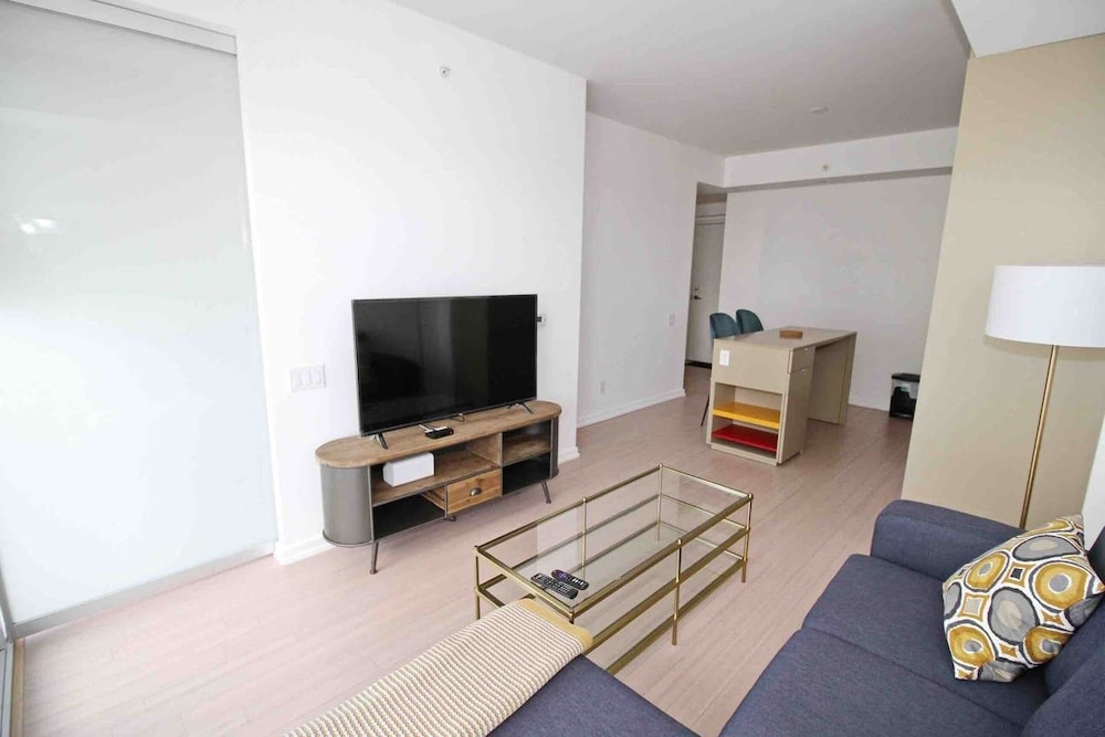 Executive Suite Entertainment District-4