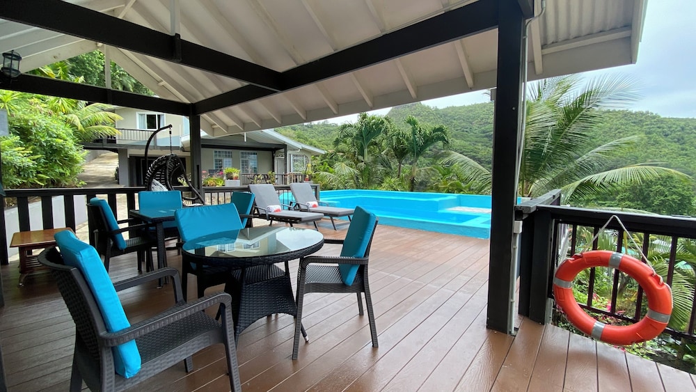 Stephna Residence