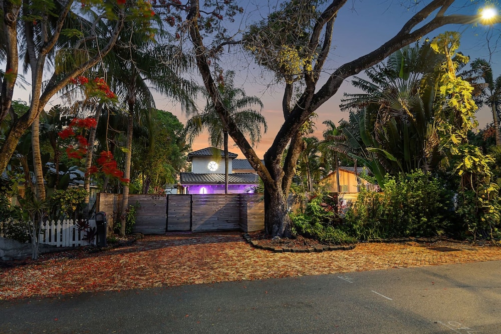 Chic Retreat Heated Pool Floats Close to Beach
