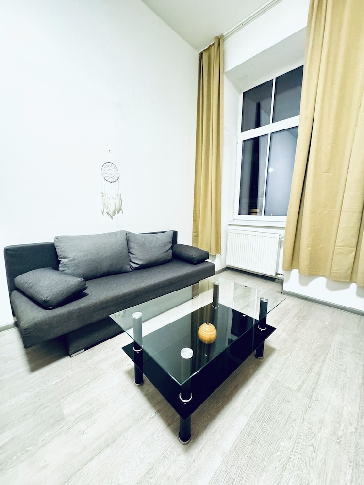 Affordable Studio Apt Near Ottakring