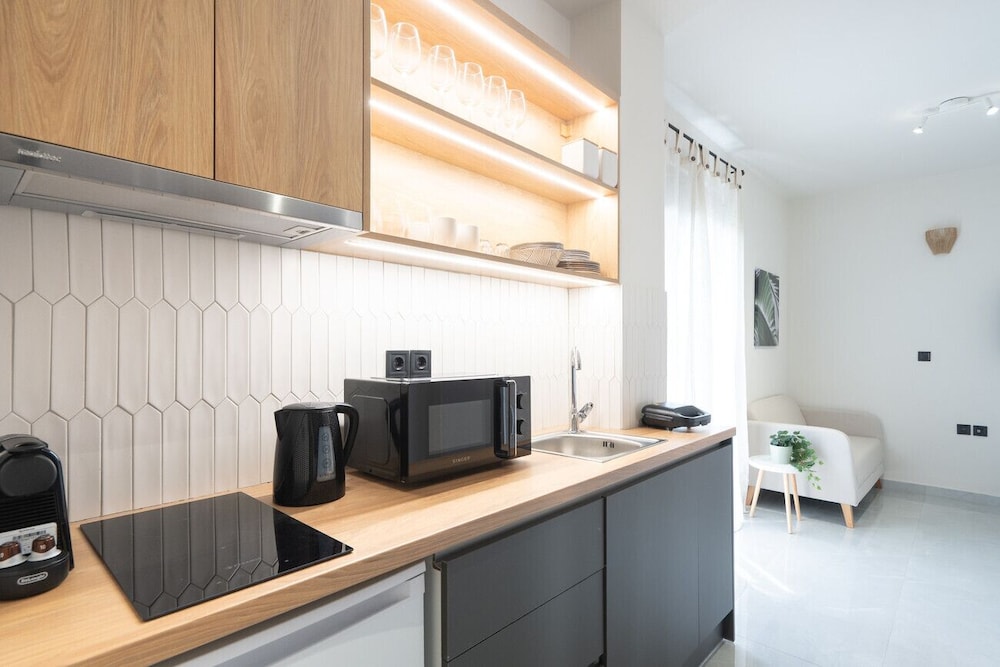 LIV - Modern Studio Apartment S8-3c
