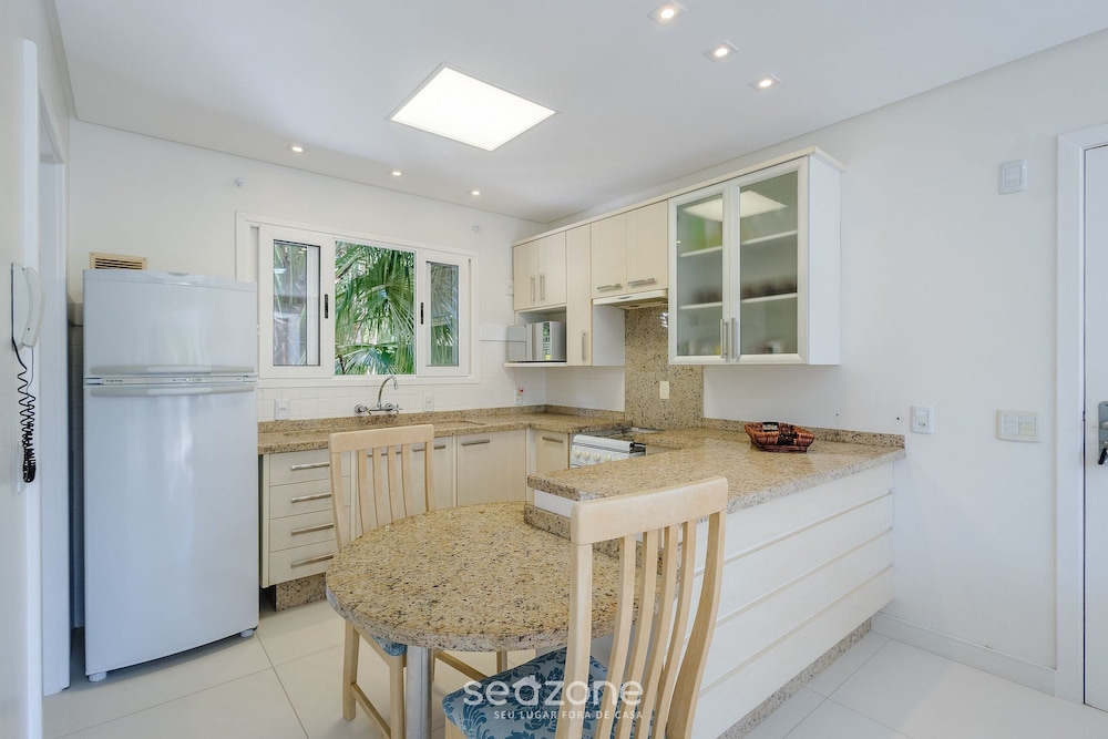Apartments 450m From Lagoa da Conceicao - CRM