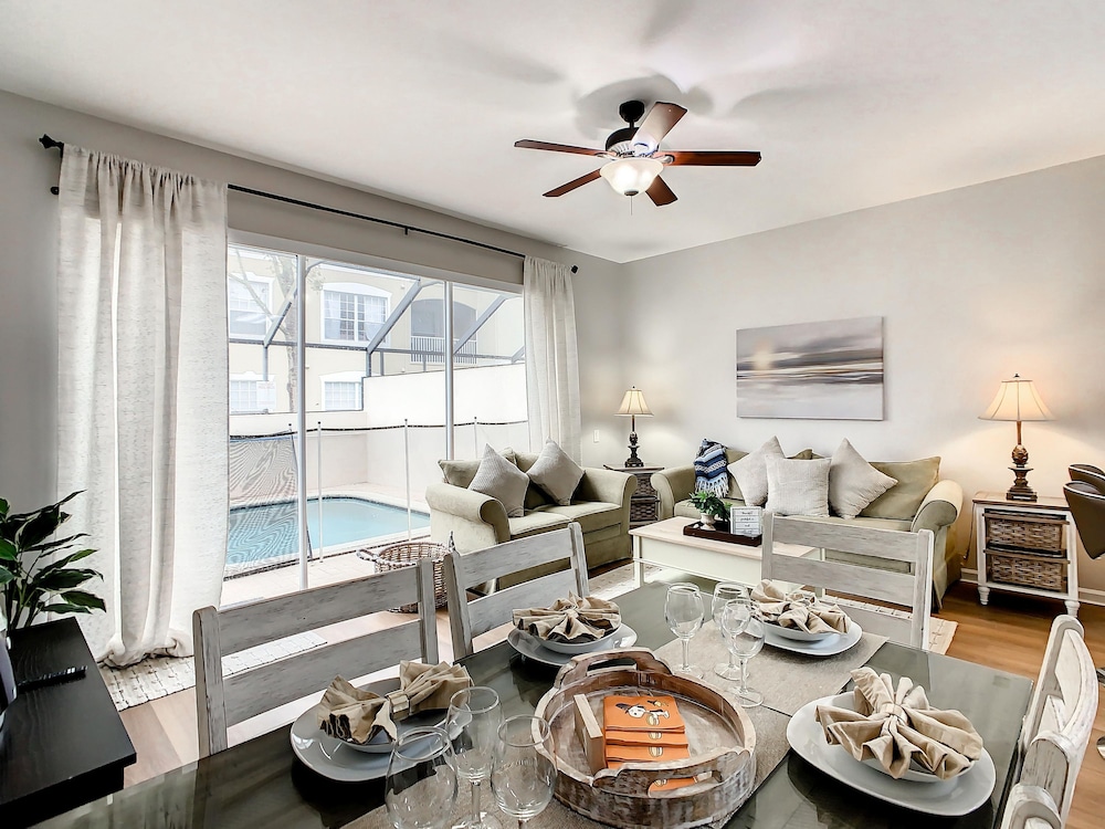 Windsor Palms Townhome w Private Pool Near Disney
