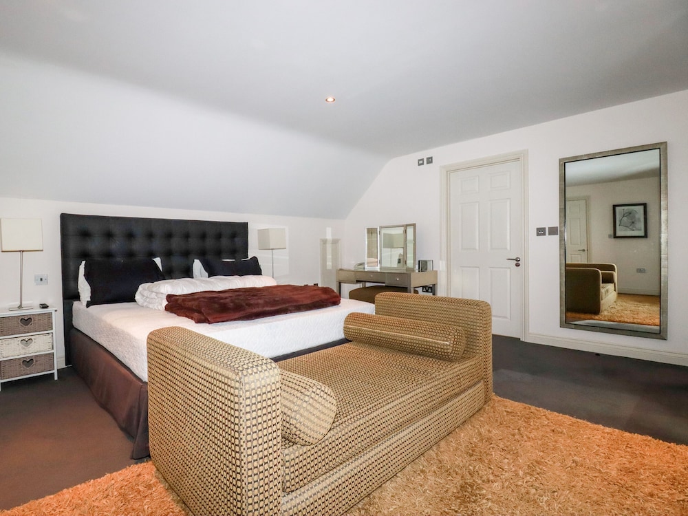 Lodge 22 Cherry