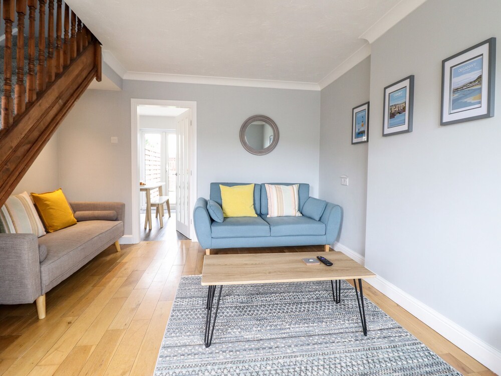 4 Plas Newydd