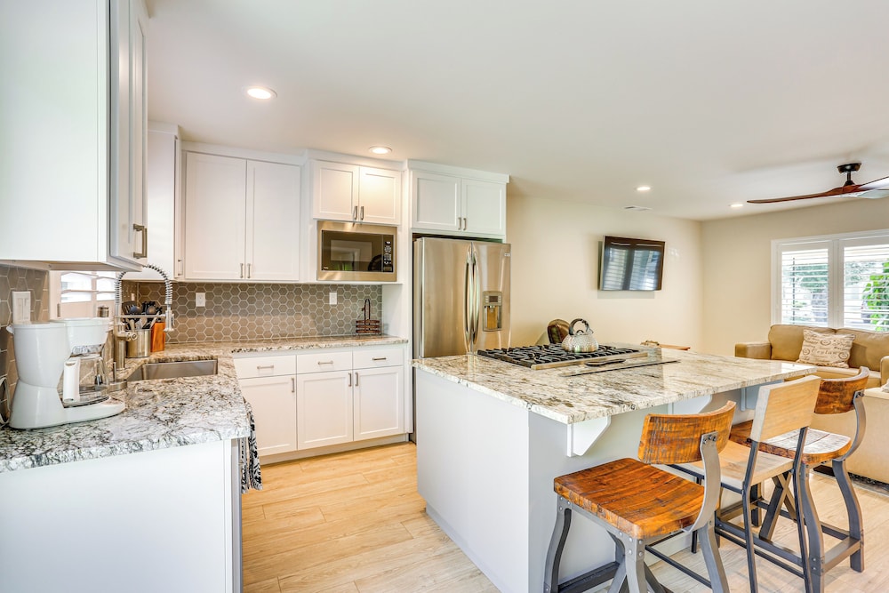Walk to Park & Aquatic Center: Airy Redding Home!