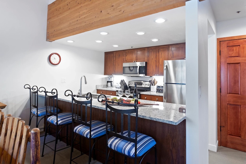 Lakeside at Deer Valley Resort - Two Bedroom Condo #1733 2 Condo