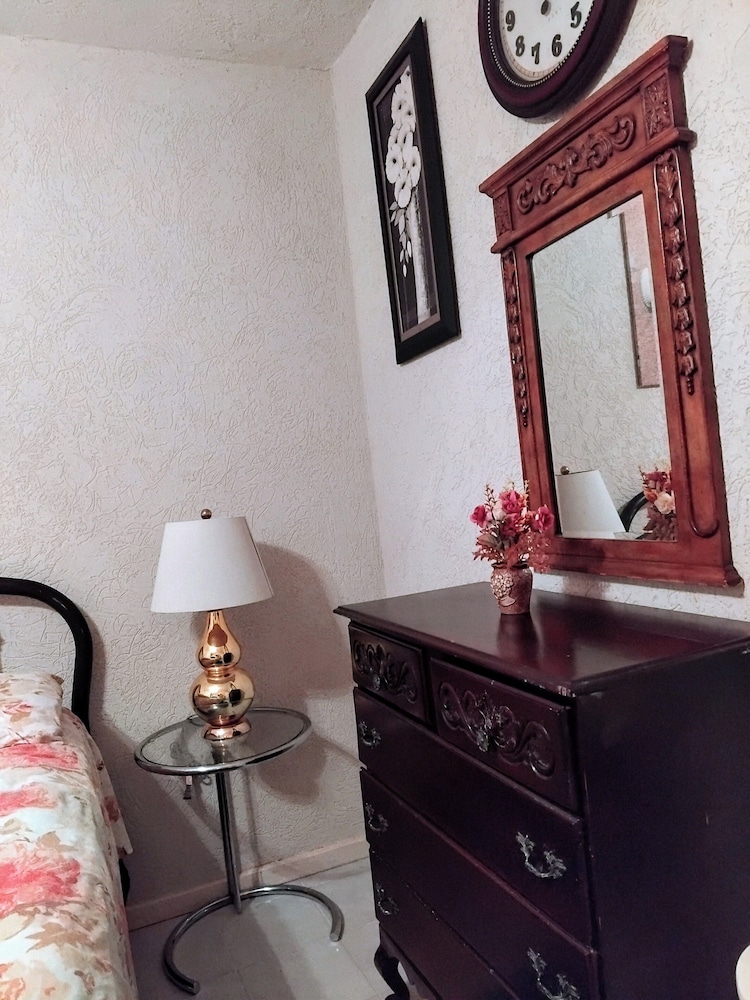 Rush Bond Villa view 3
