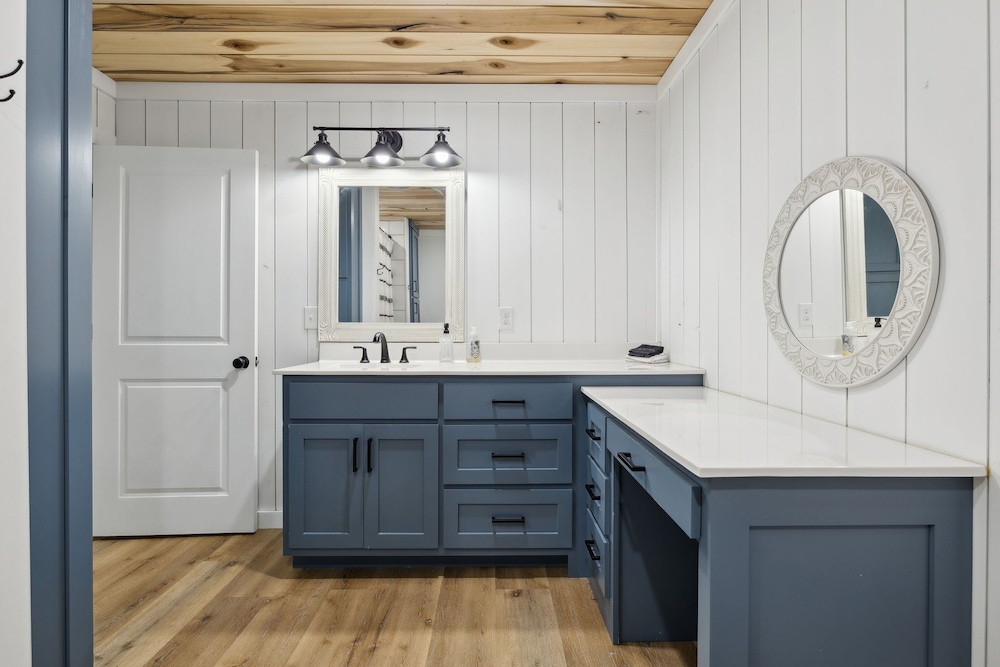 Fox Haven Retreat-modern Cabin-acres of Priv Land
