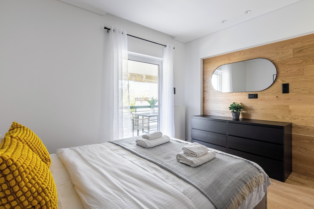 Bloom 2-Bedroom Apartment in Athens