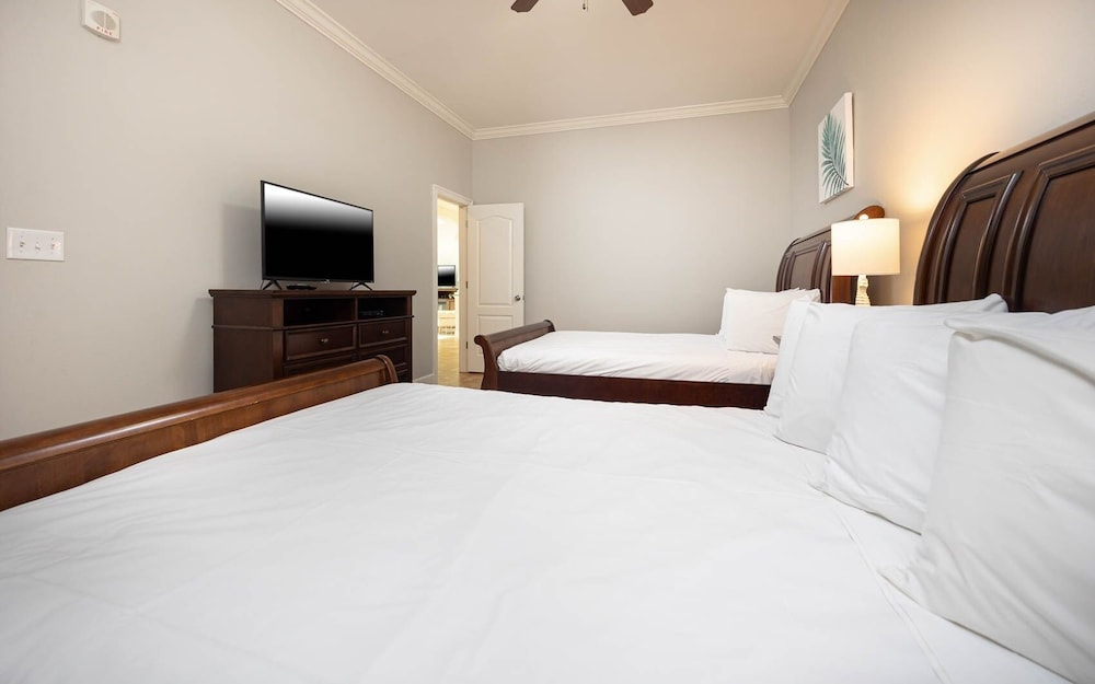 The Oasis 1712 Formerly Phoenix West Ii 1712 4 Bedroom Condo
