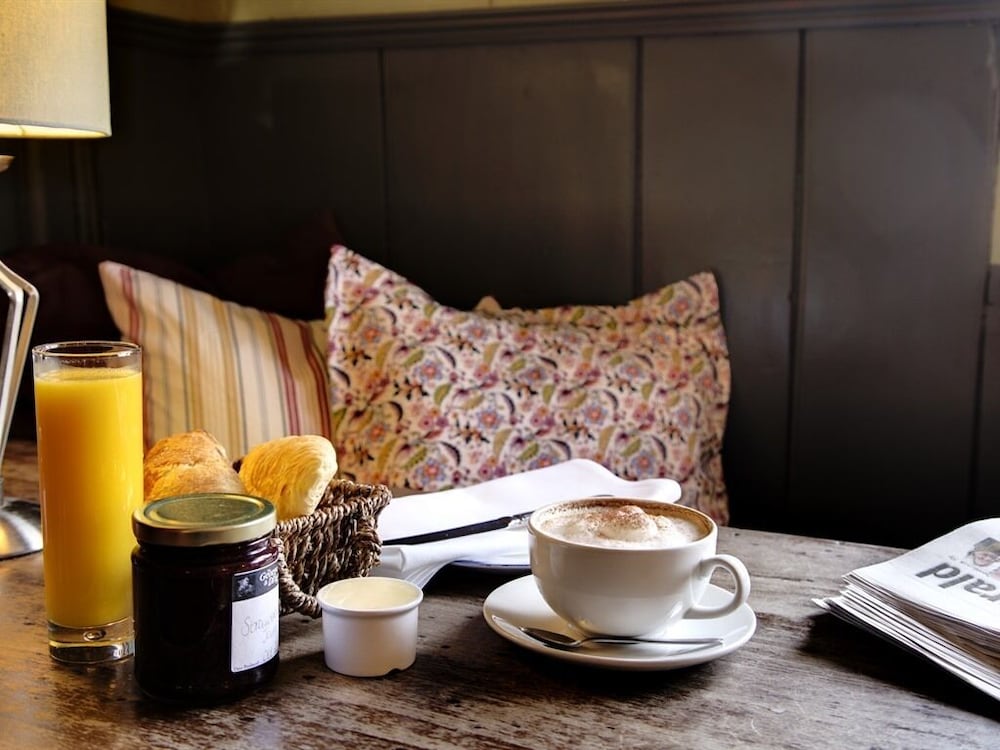 Devizes Vacations - The George  Dragon - Property Image 5