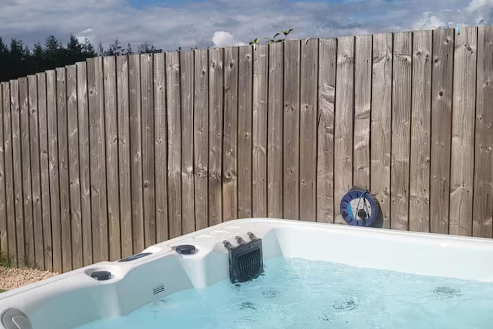 3 Bedroom Cottage - Hot Tub,