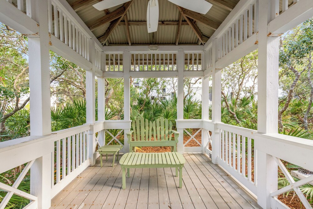 Seabatical! 3BR 2BA Coastal Retreat for 8 Relax, Unwind, and Recharge