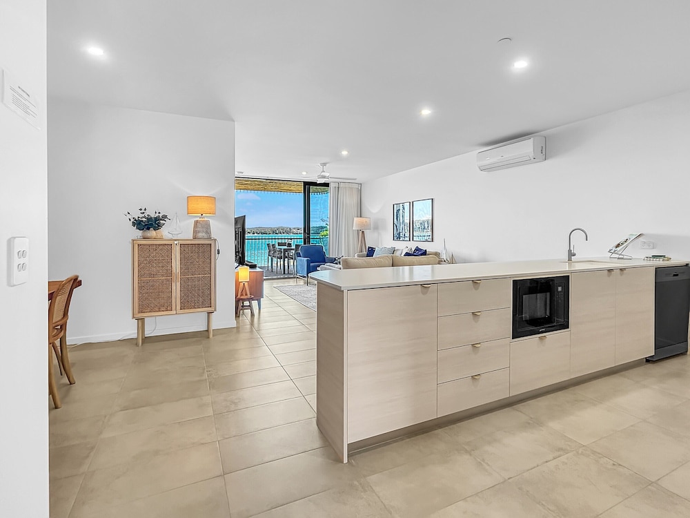 3-bed: Riverfront Alfresco Dining & Rooftop Pool