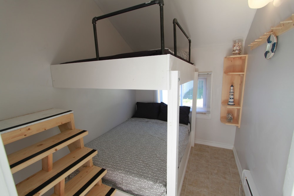 Plovers Cove Cottage