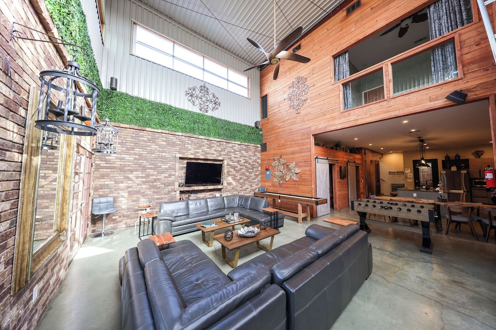 Bamboo Loft 6BR