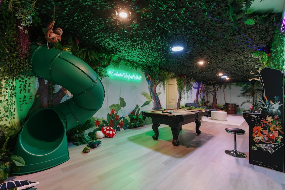 Luxury Stay: Pool, Games, Themed Rooms
