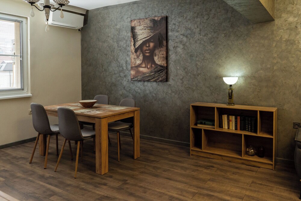 Apartment 8