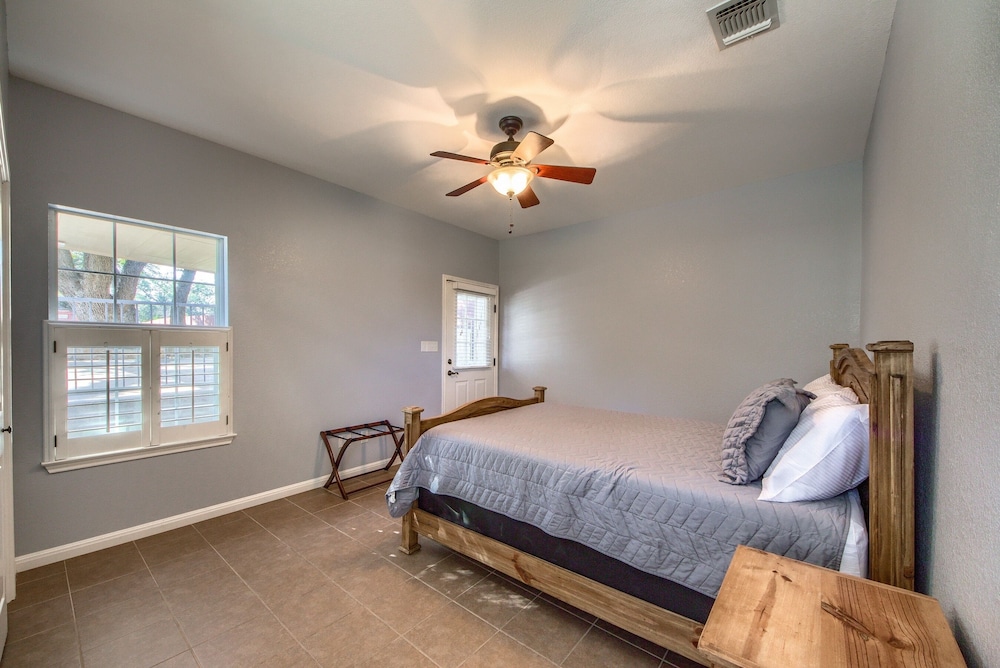 Keep Me In Mind Ot 250km 4 Bedroom Home by RedAwning view 5
