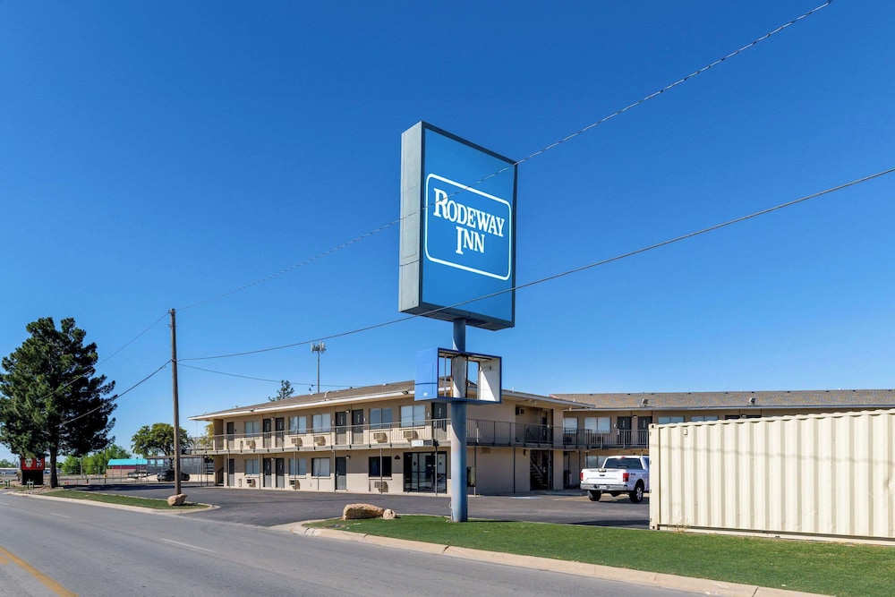Hotel Rodeway Inn - Image 1