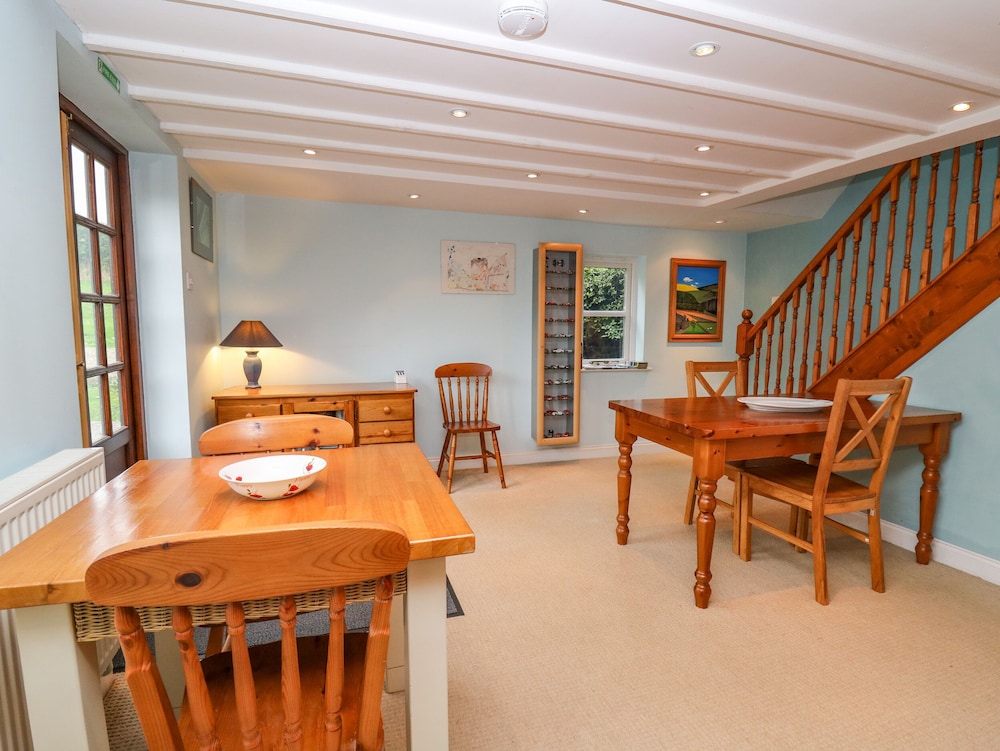 Penybont Apartment