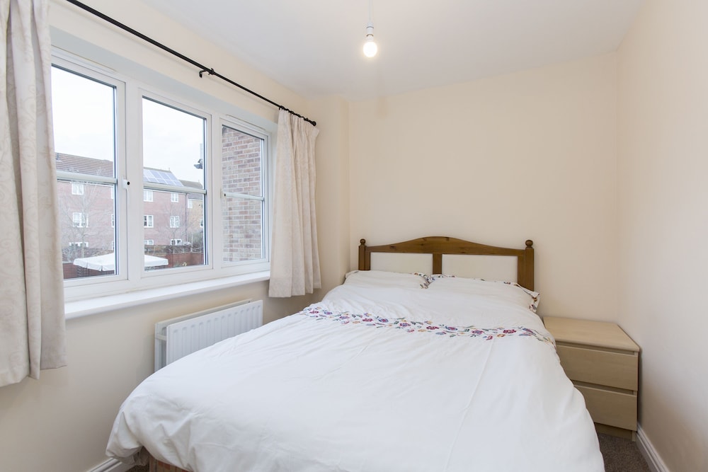 5 Rosebay Gardens