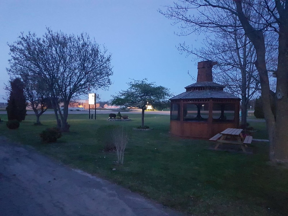 Silver Motel