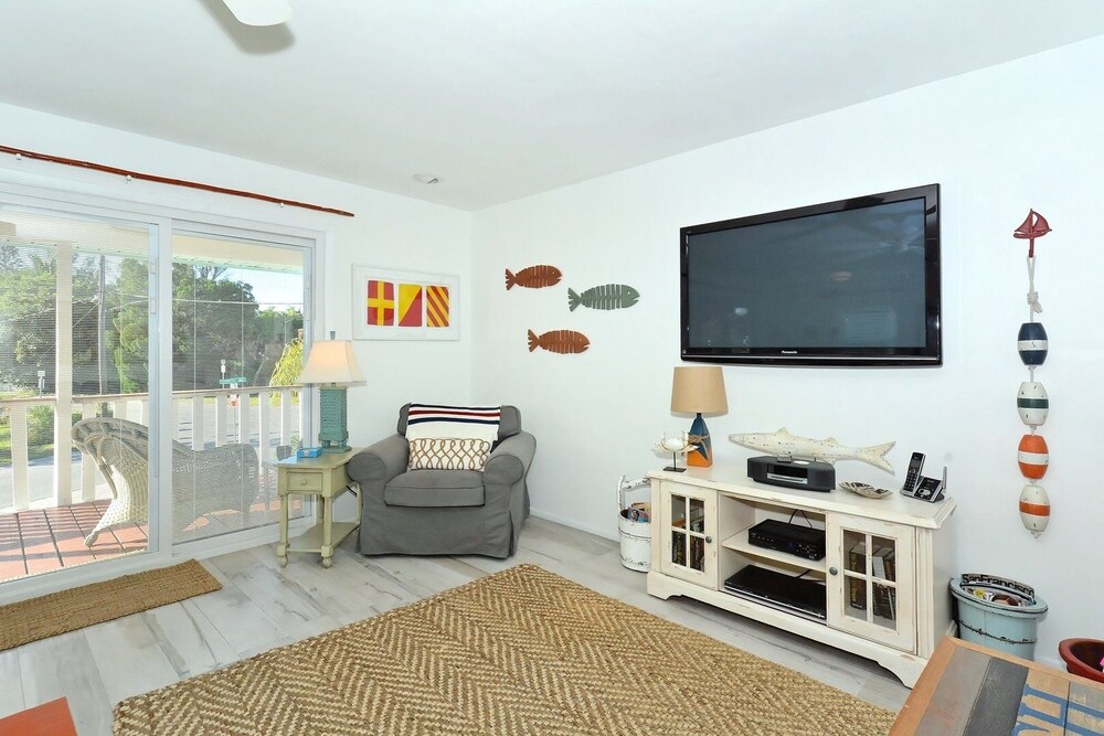 Tarpon Pointe 2 Bedroom Home by Redawning