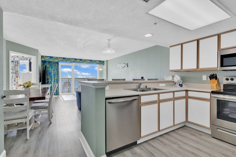 Baywatch Resort Oceanfront Dream Maker view 5