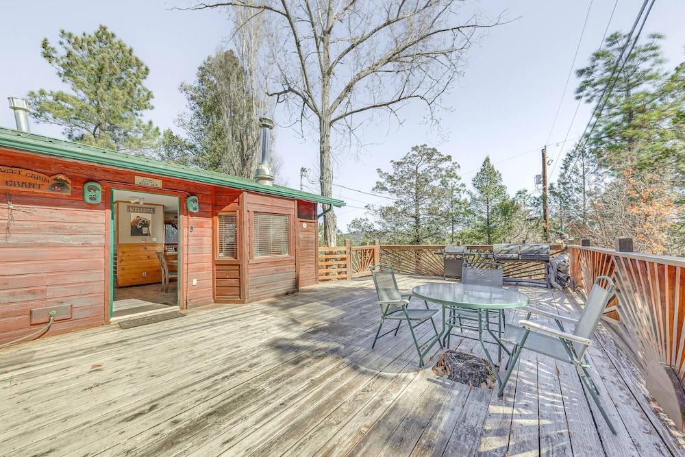 Ruidoso Cabin w/ Deck ~ 1 Mi to Midtown! view 4