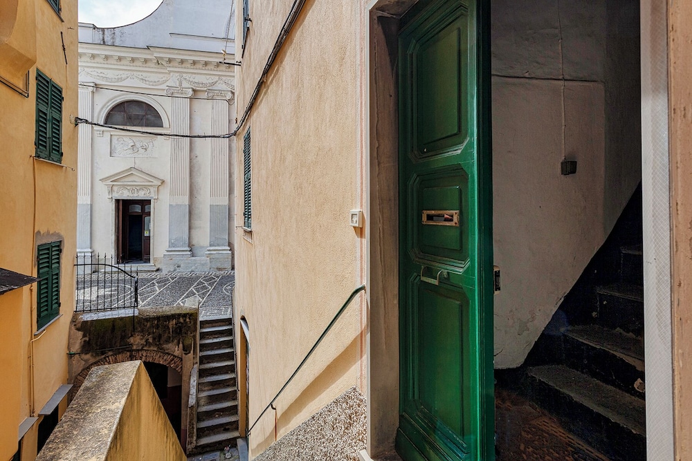 Seaview Apartment near the Castle
