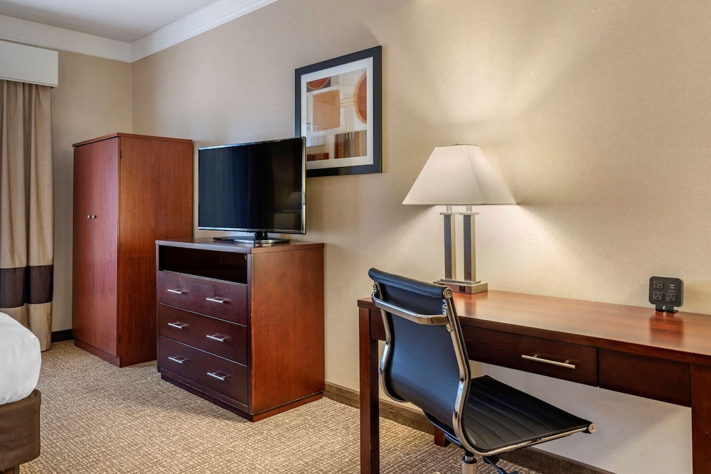 Albany Vacations - Comfort Suites Linn County - Property Image 6