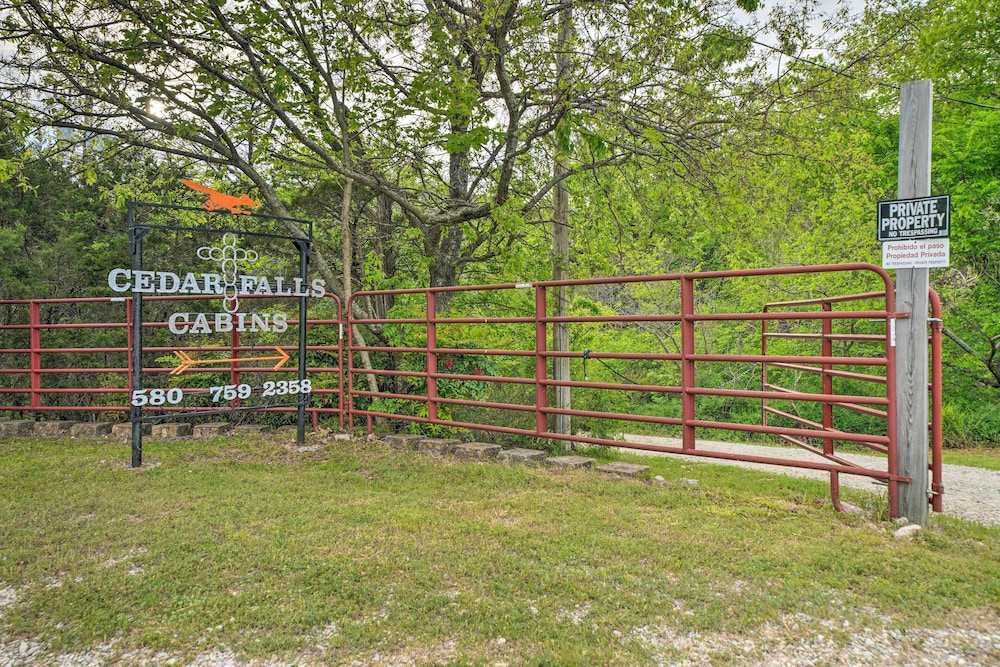 Cedar Falls Cabins #6: Hillside w/ Views!