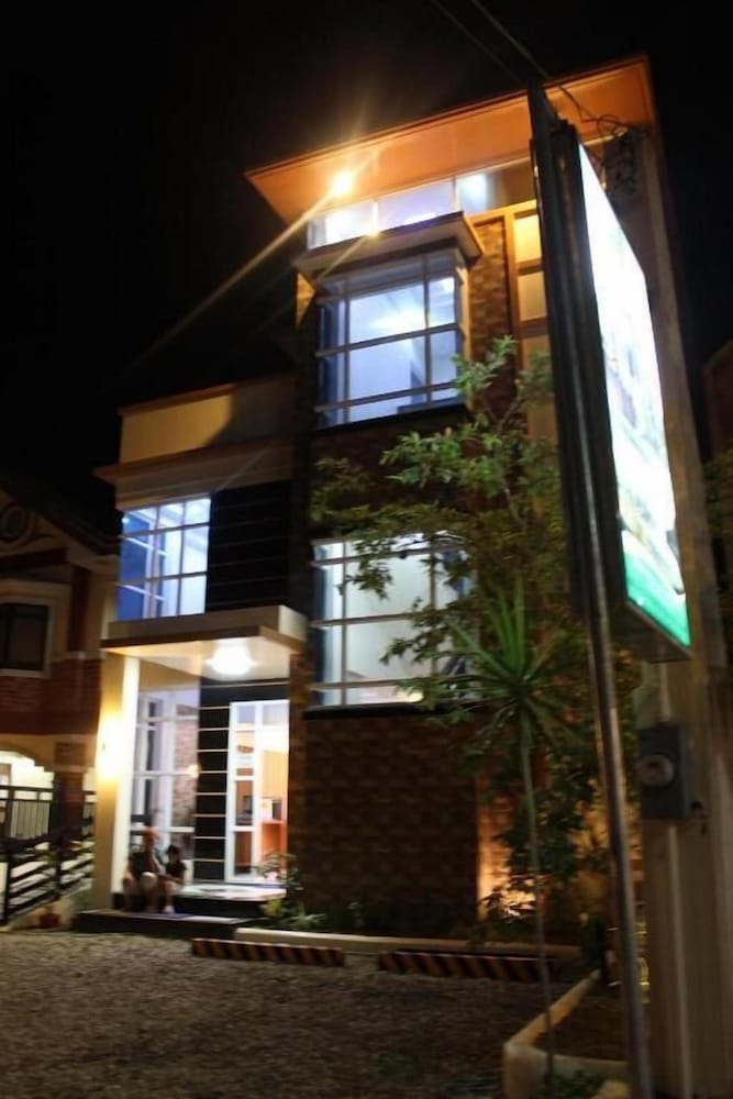 Citrine Tourist Travel Lodge