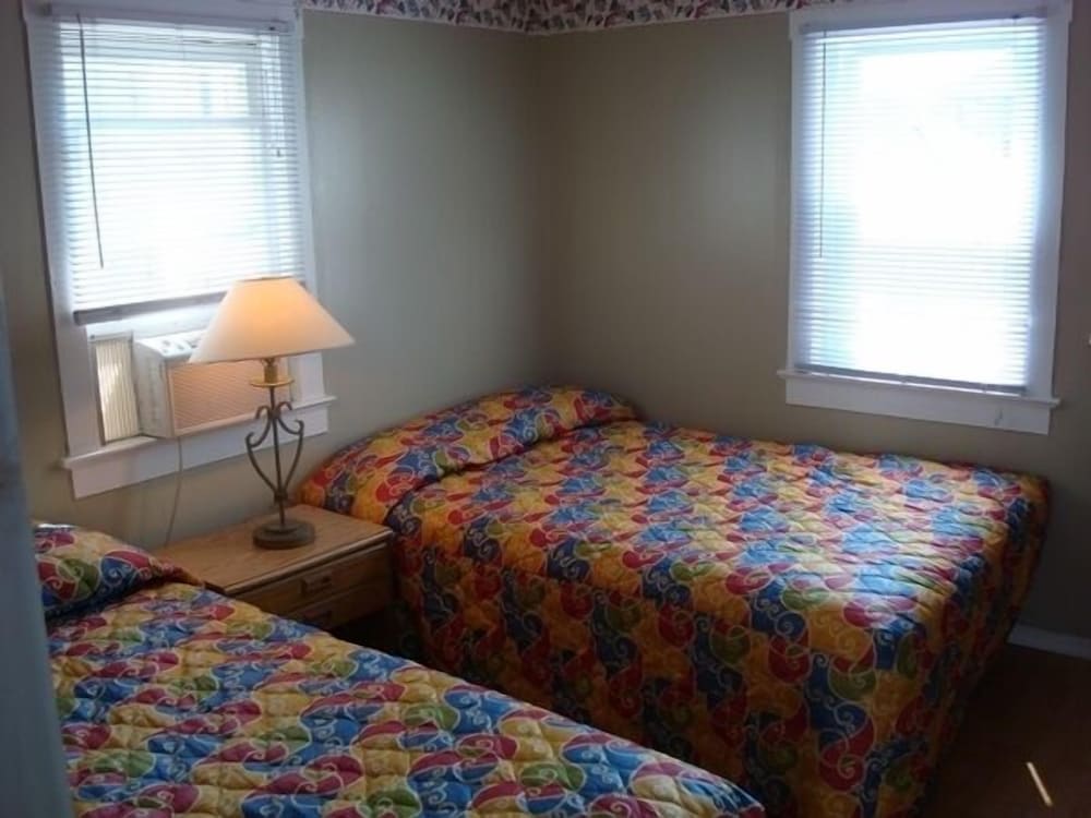 Four Winds Motel